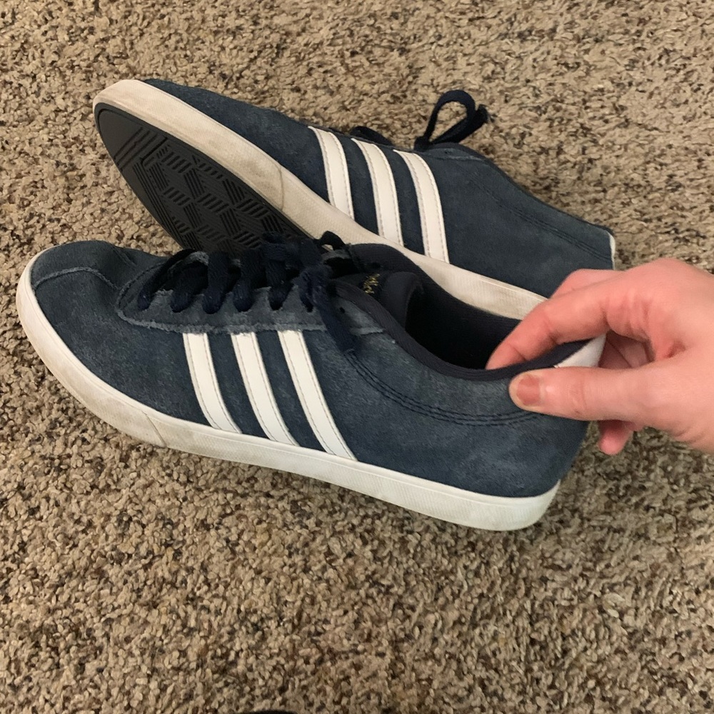 Adidas classic 3 stripe blue flat top sneakers